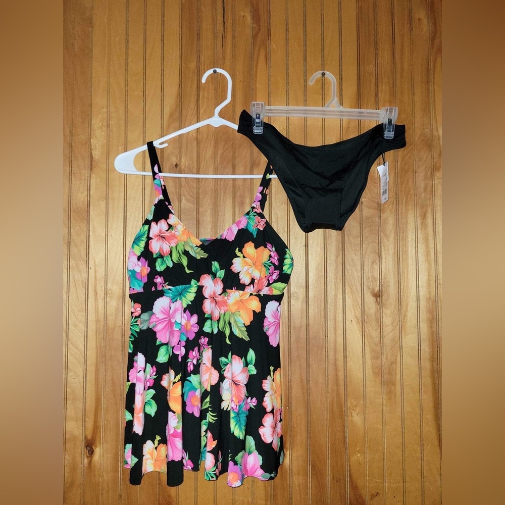 New bathing suit size M